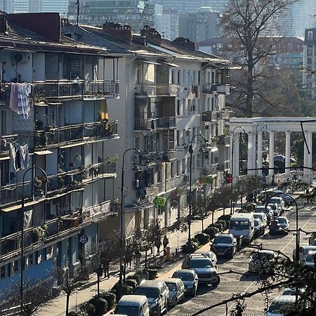 Апартаменты От Зуры 巴统 外观 照片